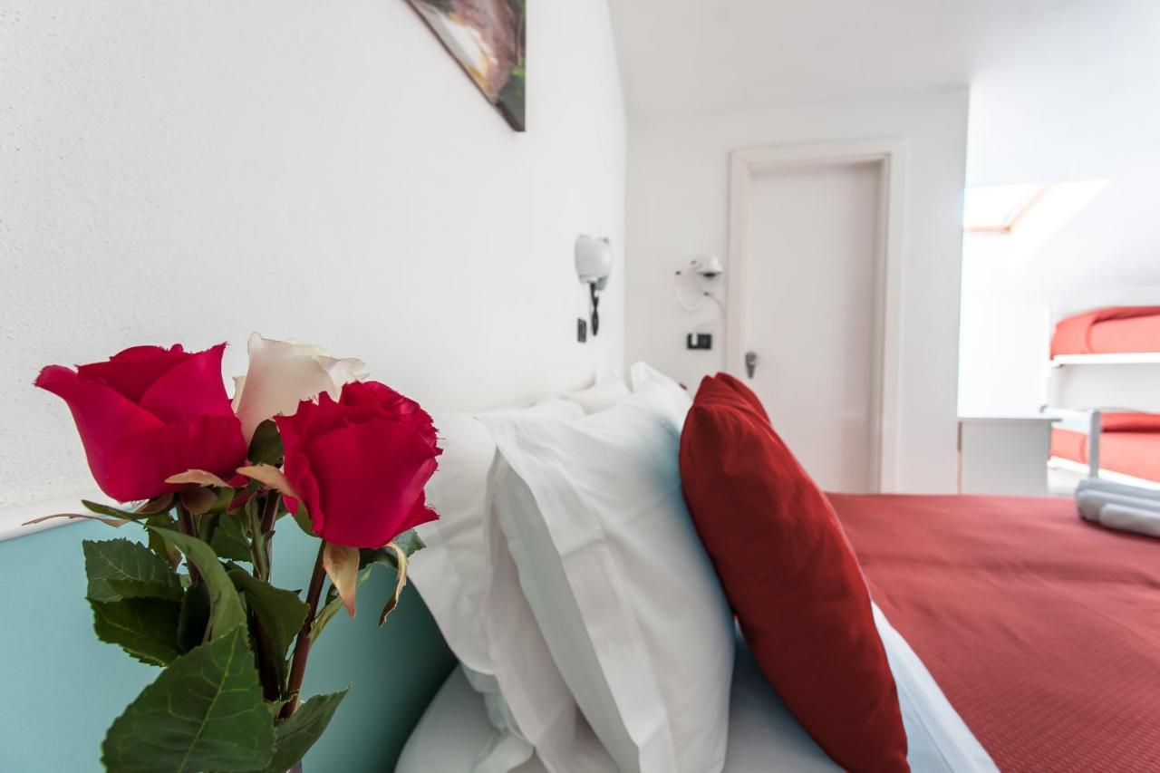 Hotel Giove Dipendenza Hotel Fiamma Чезенатико Экстерьер фото