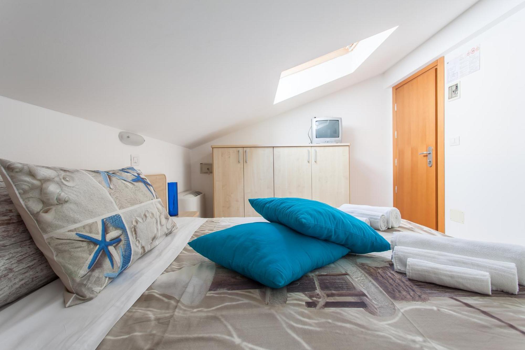 Hotel Giove Dipendenza Hotel Fiamma Чезенатико Номер фото