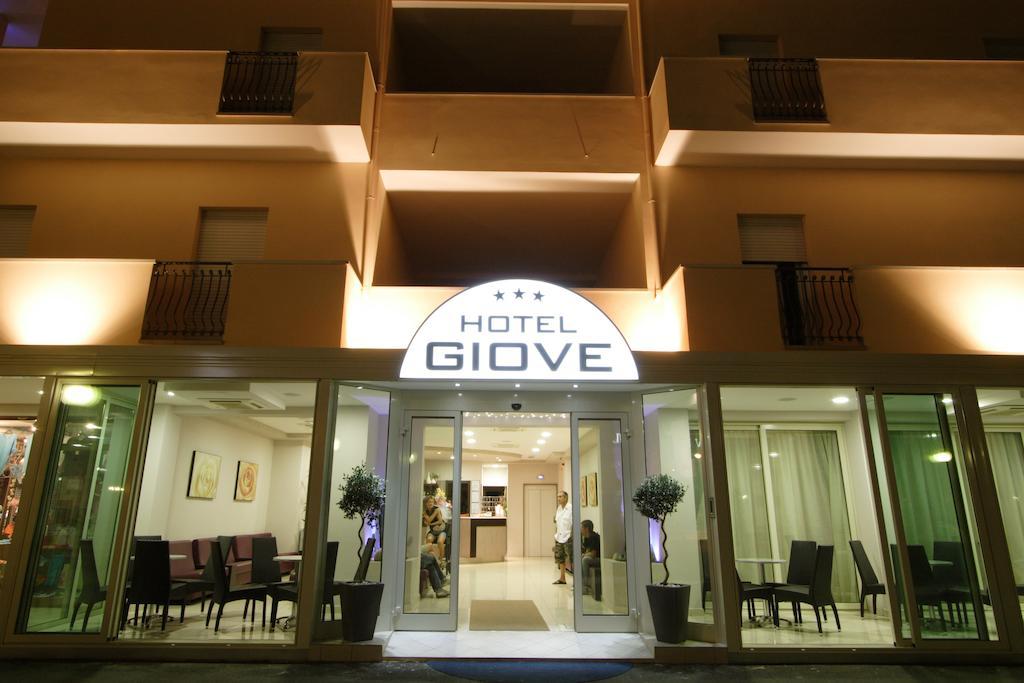 Hotel Giove Dipendenza Hotel Fiamma Чезенатико Экстерьер фото