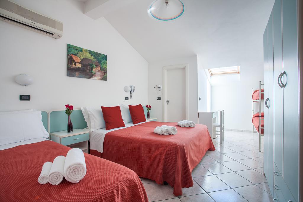 Hotel Giove Dipendenza Hotel Fiamma Чезенатико Экстерьер фото
