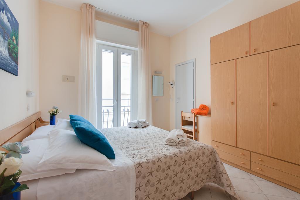Hotel Giove Dipendenza Hotel Fiamma Чезенатико Экстерьер фото