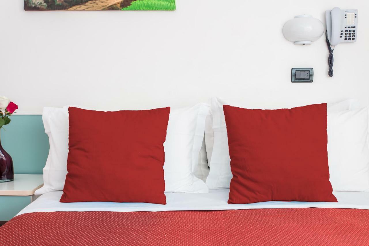 Hotel Giove Dipendenza Hotel Fiamma Чезенатико Экстерьер фото