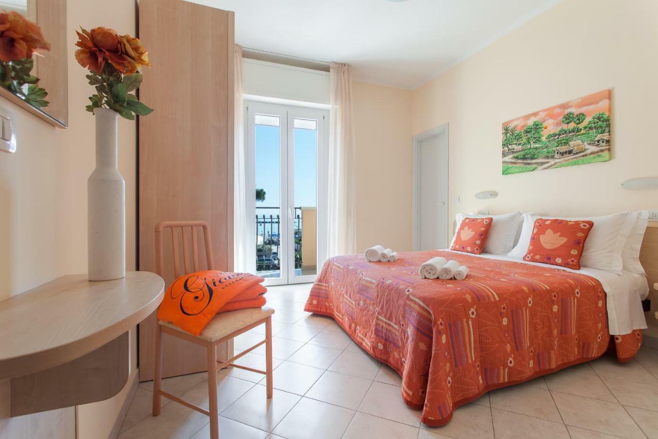Hotel Giove Dipendenza Hotel Fiamma Чезенатико Экстерьер фото